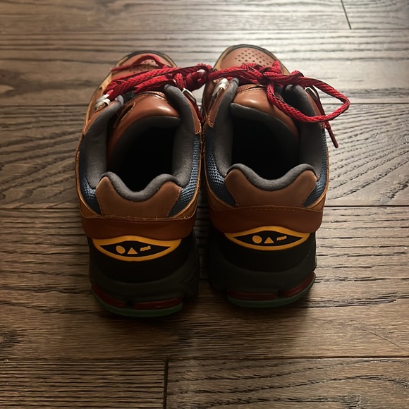 New Balance - 2002R - size 4 - used once - Picture 3 of 3